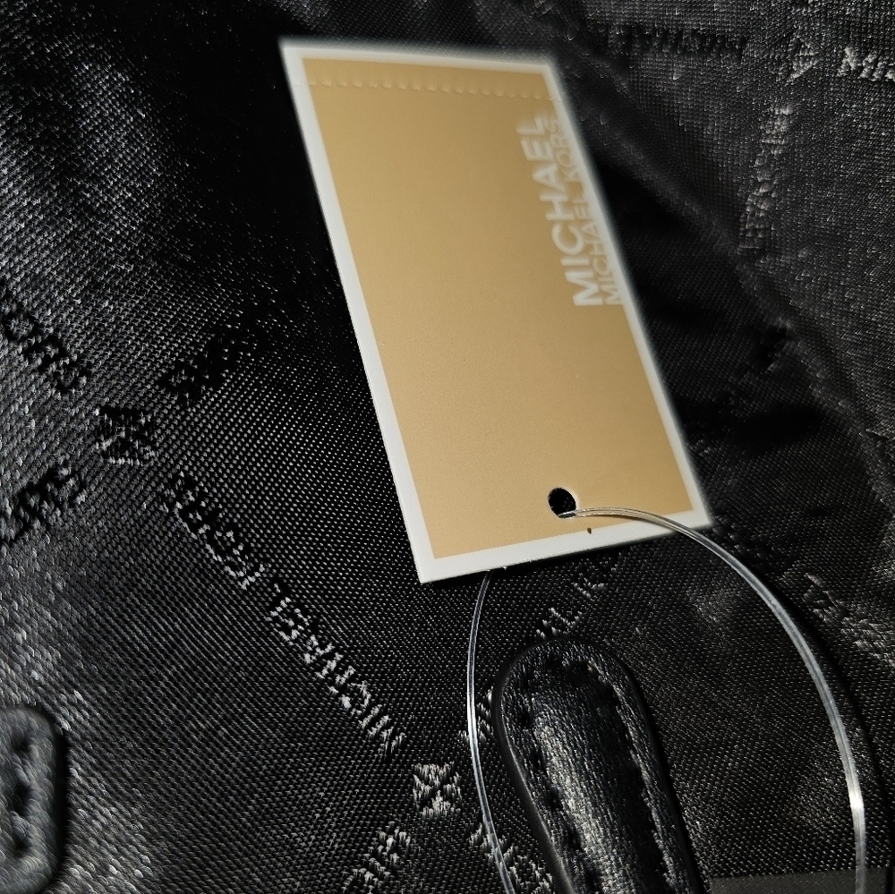 NWT Michael Kors Carmen Hobo Bag - Picture 7 of 7